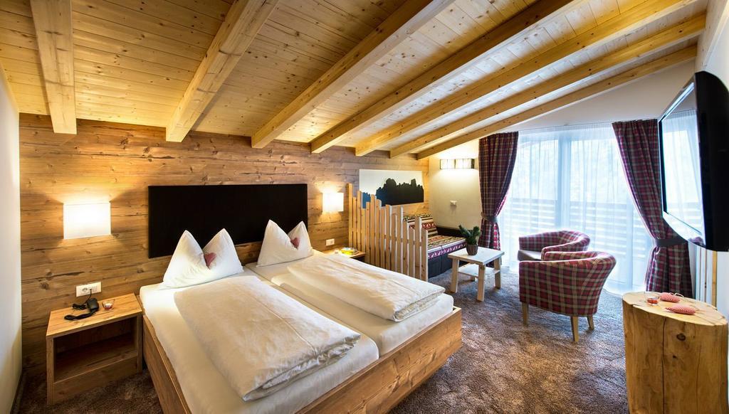 Hotel Chalet Dolomites Seiser Alm Zimmer foto